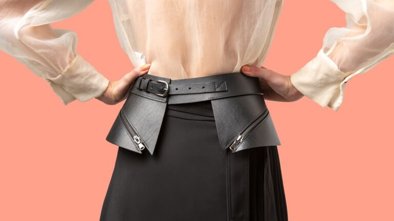 Photo asymmetric skirt